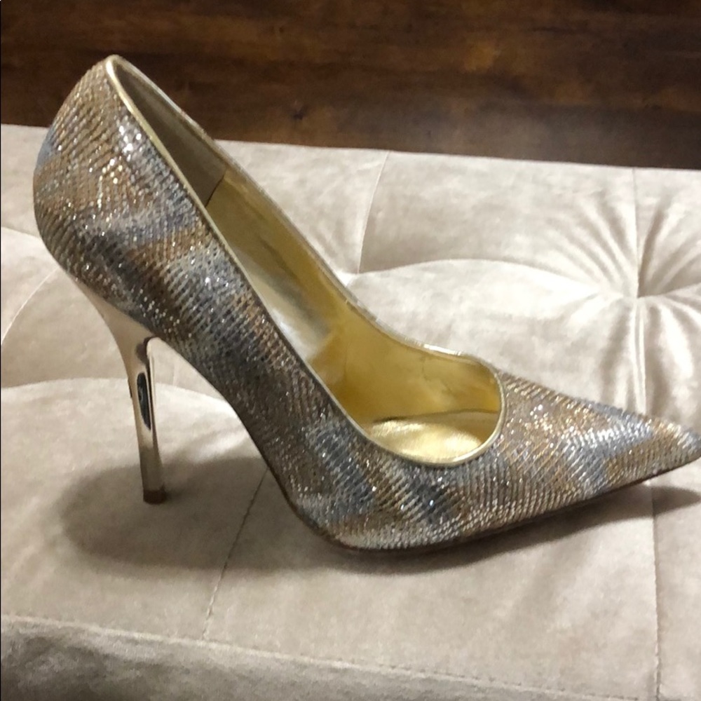 Beautiful sparkly shoes